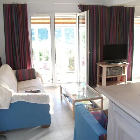 Bel Climatise - Avec Piscine Apartment
